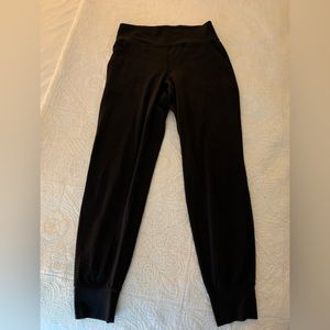 Lululemon joggers size 6.
